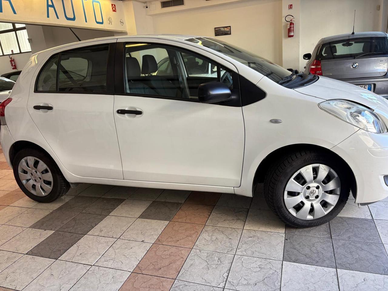 Toyota Yaris 1.0 5 porte