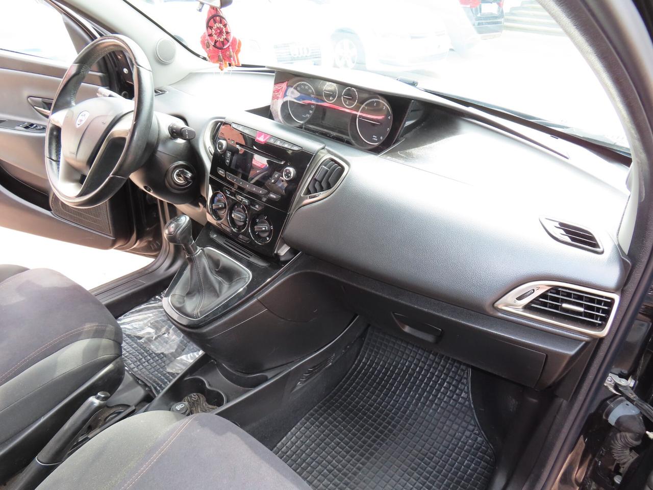 Lancia Ypsilon 1.3 MJT Platinum 120.000 KM