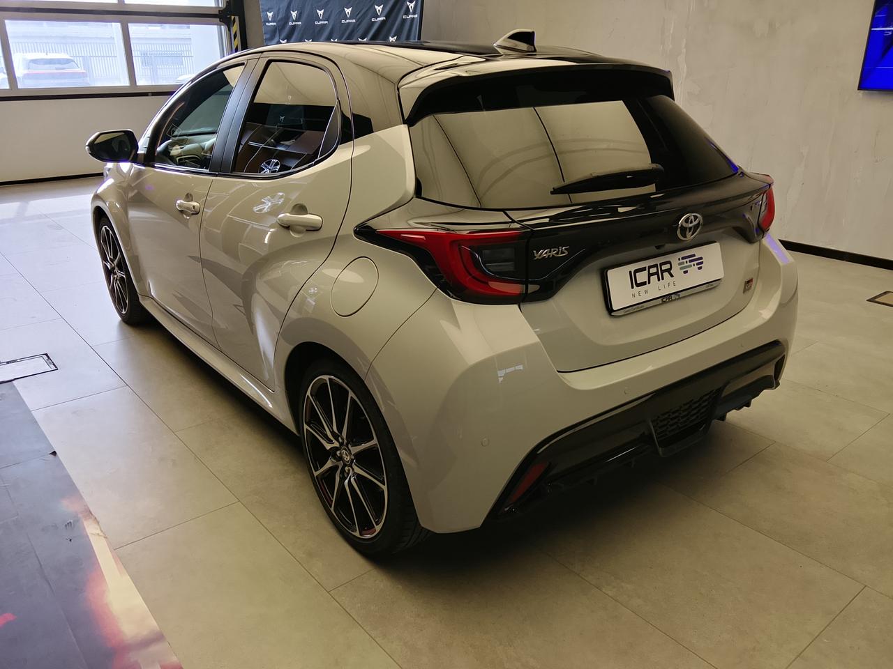 TOYOTA Yaris IV - Yaris 1.5h 130 GR Sport