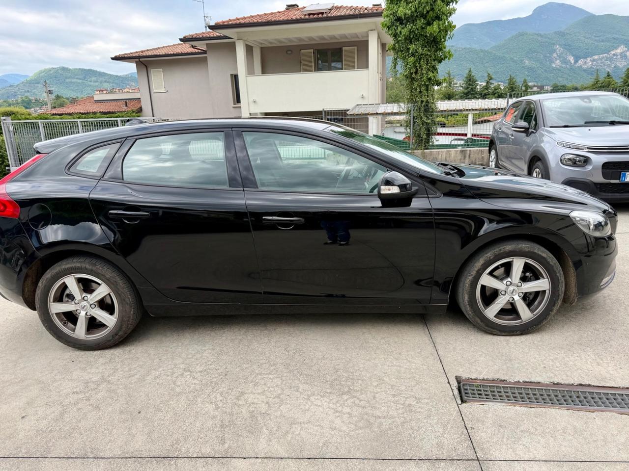 Volvo V40 D2 inscription