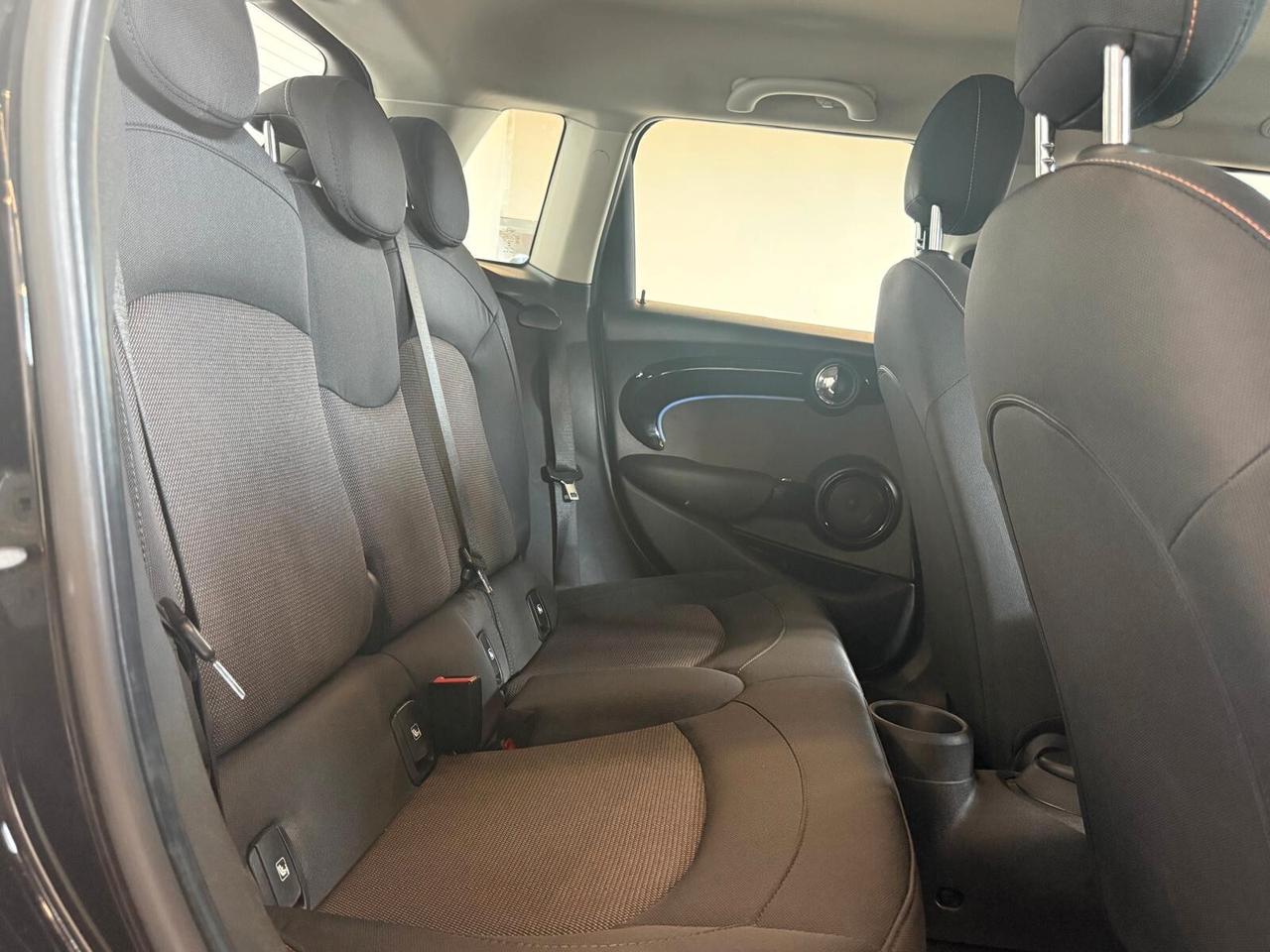 Mini 1.5 Cooper Business