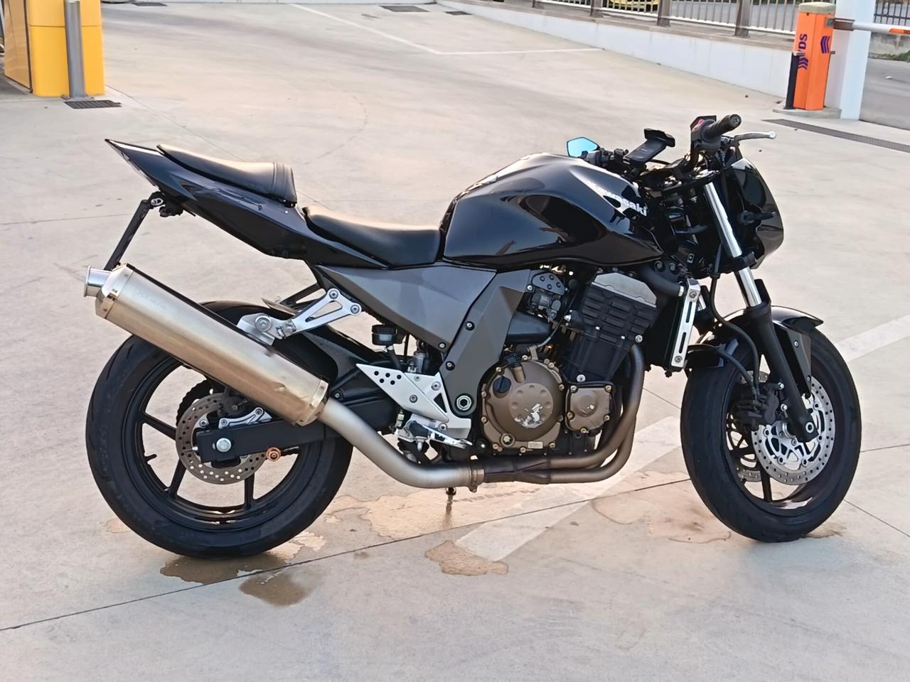 Kawasaki Z 750 Total black