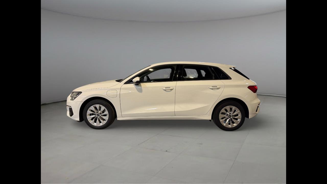 Audi A3 SPORTBACK 40 TFSI E S TRONIC