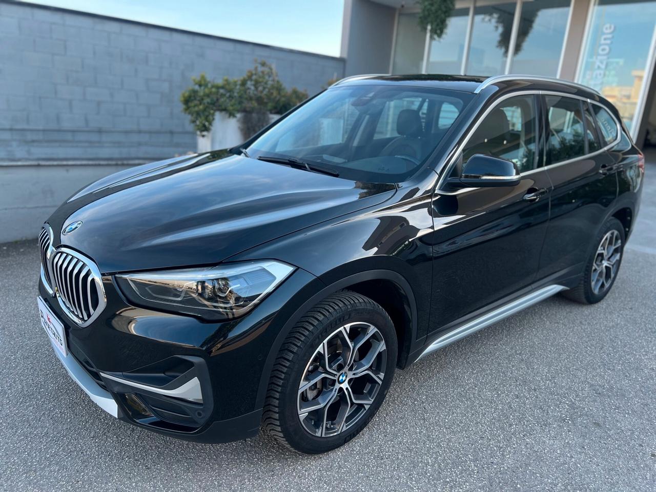 Bmw X1 sdrive18d xLine auto LED/NAVI/PELLE/18; PERFETTA
