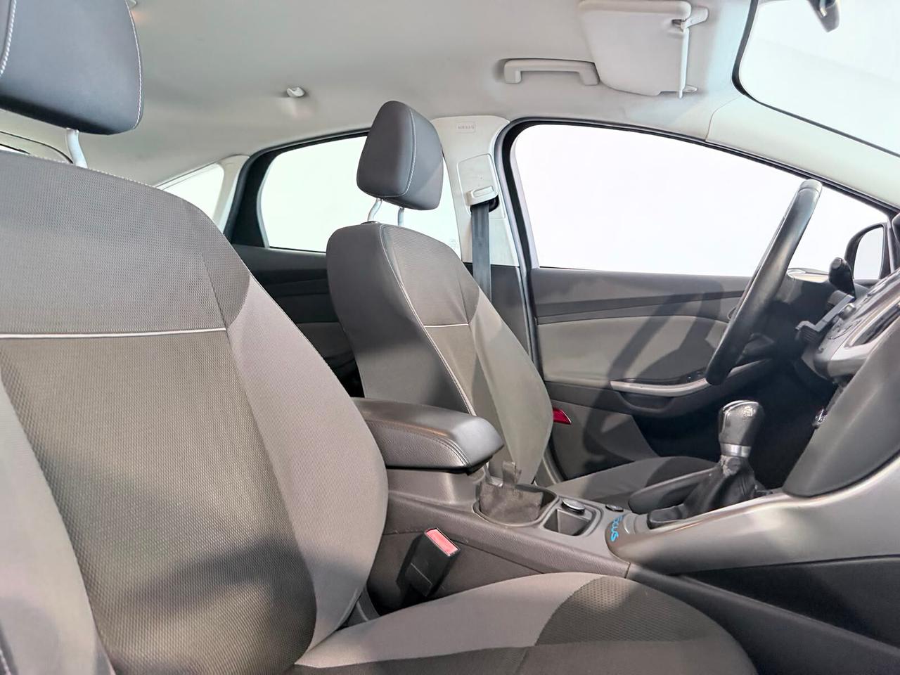 FORD FOCUS BERLINA TITANIUM GPL 2014