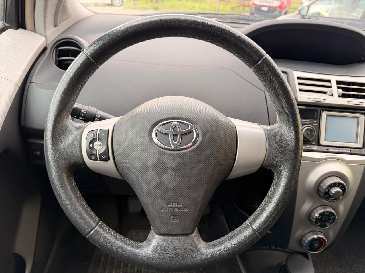 Toyota Yaris 1.3 B 5 porte Navi