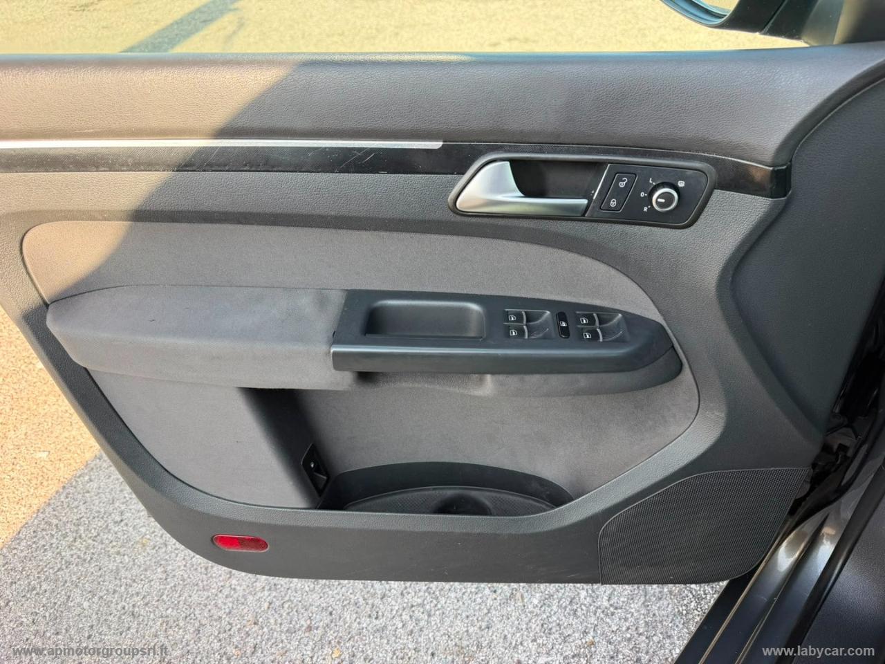 VOLKSWAGEN Touran 1.4 TSI DSG Highline EcoFuel