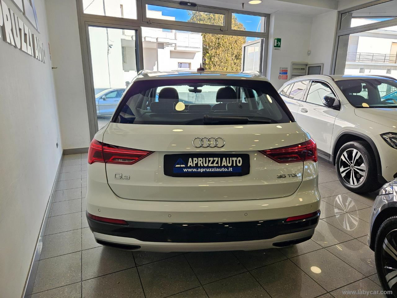 AUDI Q3 35 TDI S tronic Business Advanced