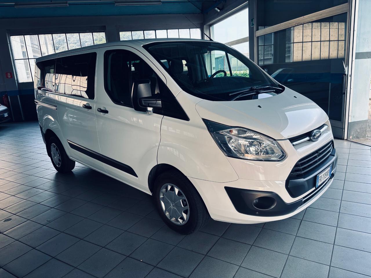 Ford Transit Custom Transit Custom 310 2.0 TDCi 130 PC Combi Trend