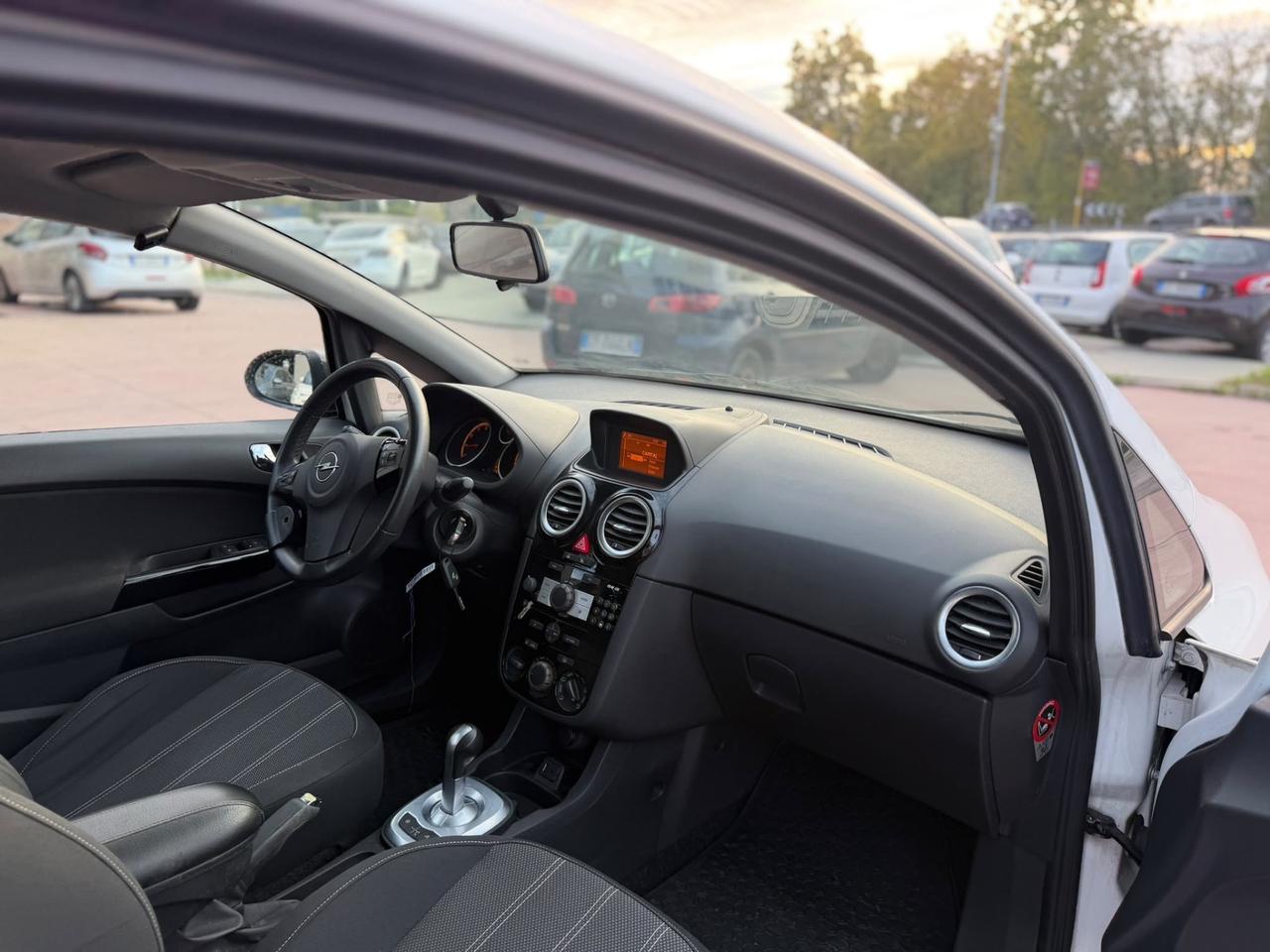 Opel Corsa 1.2 85CV 3 porte GPL-TECH b-color