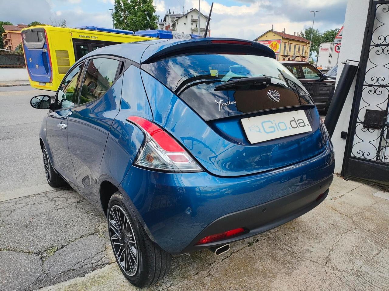 LANCIA YPSILON 1.0 HYBRID -2023