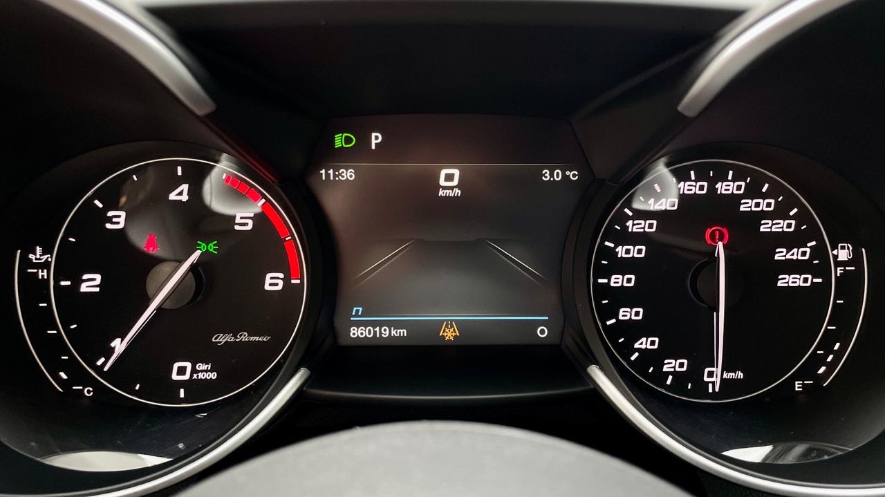 ALFA ROMEO GIULIA 2.2 TURBODIESEL EXECUTIVE 190CV - FULL LED, PELLE, CAR PLAY