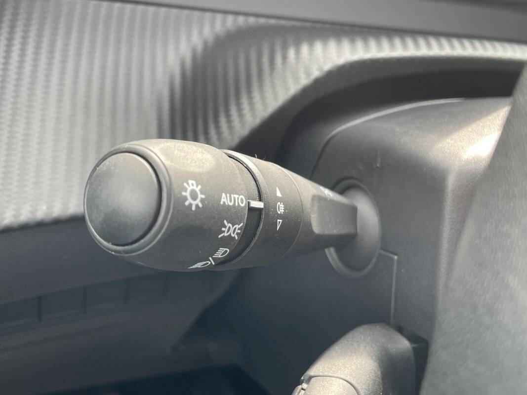 Peugeot 208 1.2 puretech Allure s&s 100cv con CarPlay