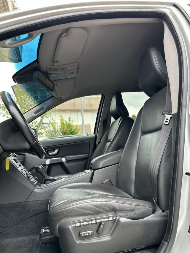 VOLVO XC90 D5 AWD Geartronic Summum