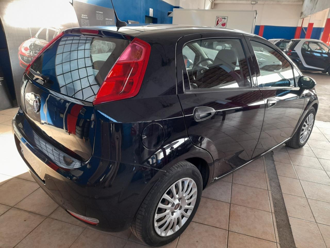 Fiat Punto 1.3 MJT II S&S 95 CV 5 porte Street