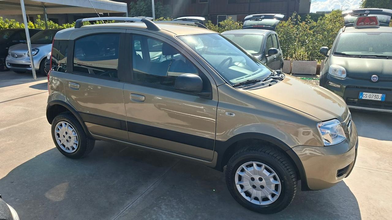 Fiat Panda 1.2 4x4 con gancio traino