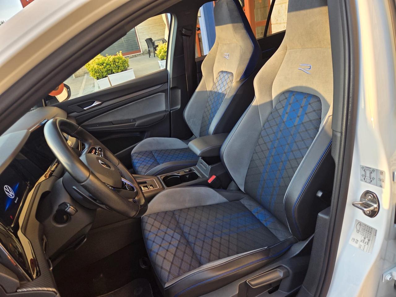 Volkswagen Golf GTI 2.0 TSI DSG 4Motion R