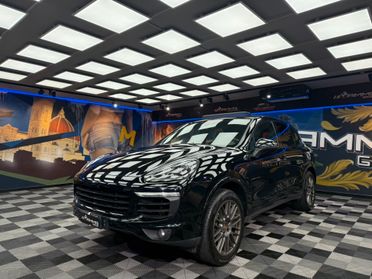 Porsche Cayenne 4.1 S DIESEL PLATINUM EDITION (598)
