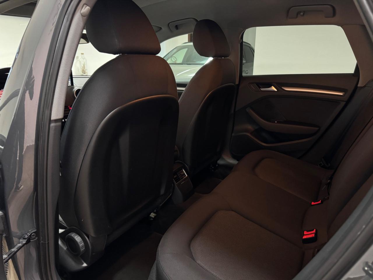 Audi A3 SPB 35 TDI S tronic S-LINE