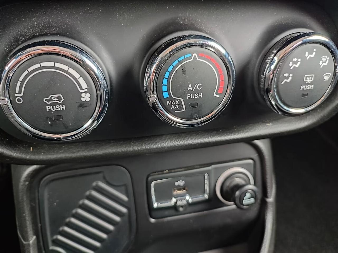 Jeep Renegade 1.6 E-TorQ EVO Longitude