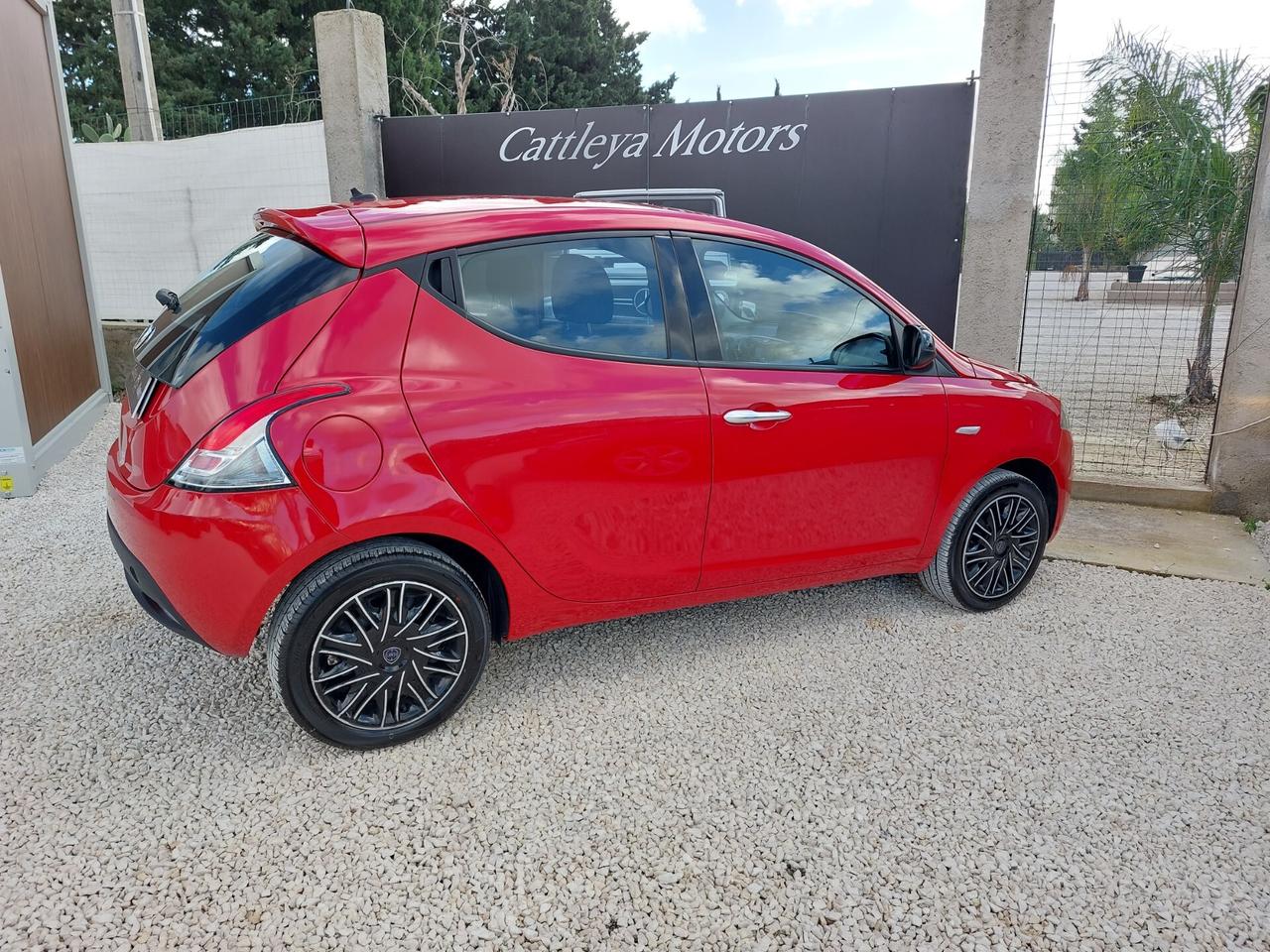 Lancia Ypsilon 1.0 Hybrid 70 CV Gold 2022