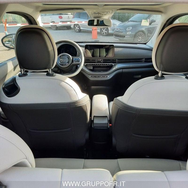 FIAT 500 La Prima Berlina 320 42 kWh