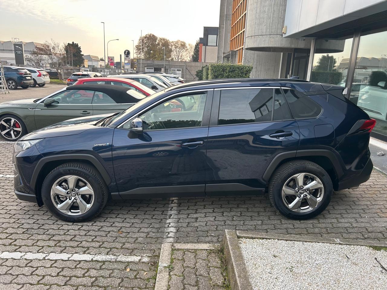 Toyota RAV 4 2.5 vvt-ie h Active 2wd 218cv e-cvt