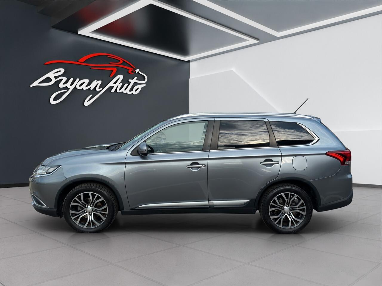 Mitsubishi Outlander 2.2 DI-D 4WD Instyle Plus Navi Diamond Pack 7P