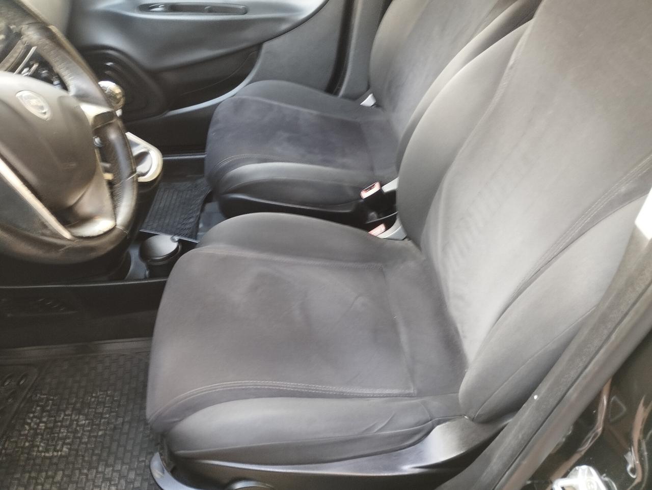 Lancia Ypsilon 1.2 69 CV 5 porte