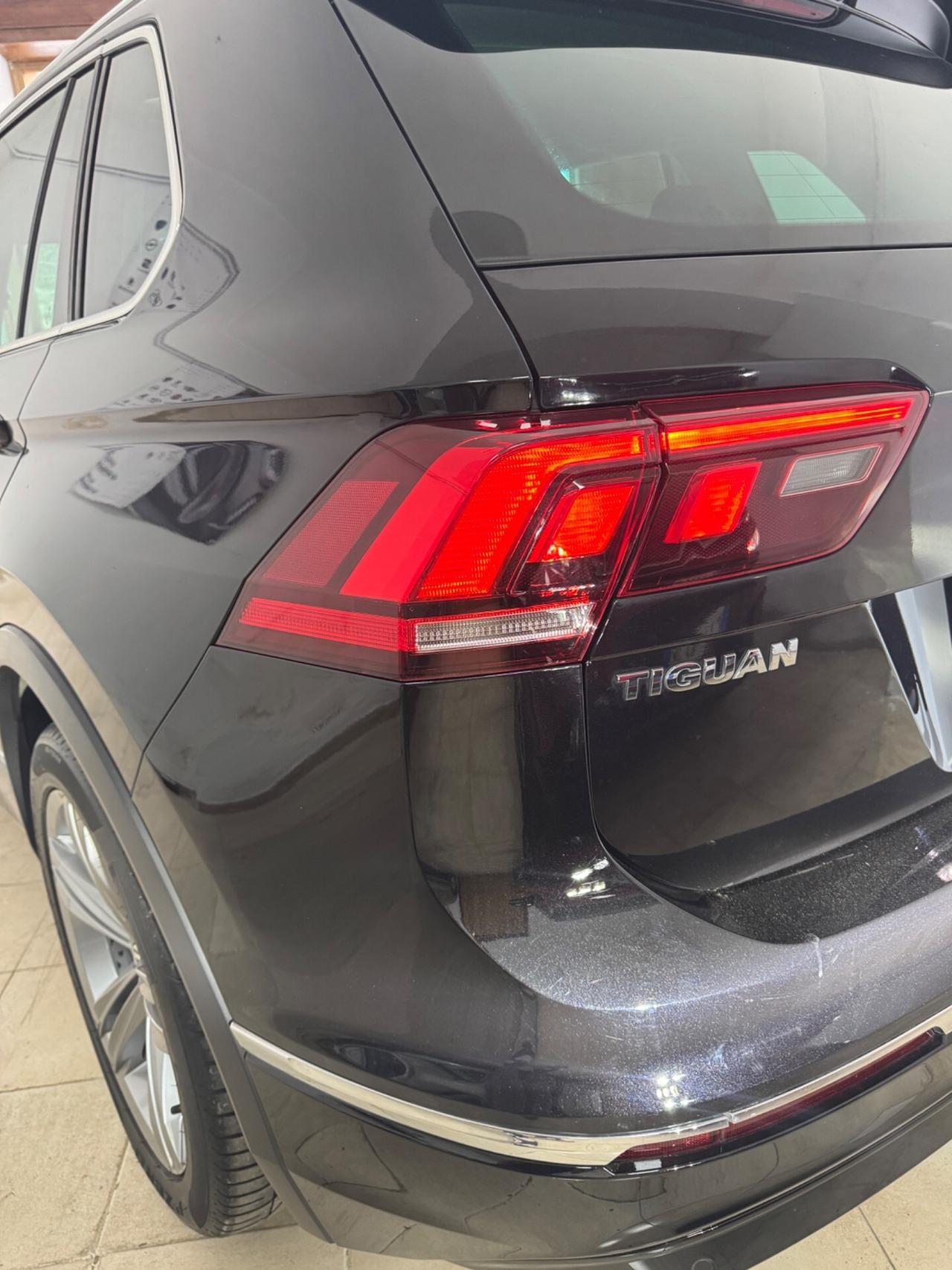 Volkswagen Tiguan 2.0 TDI DSG R line 2018 unico proprietario