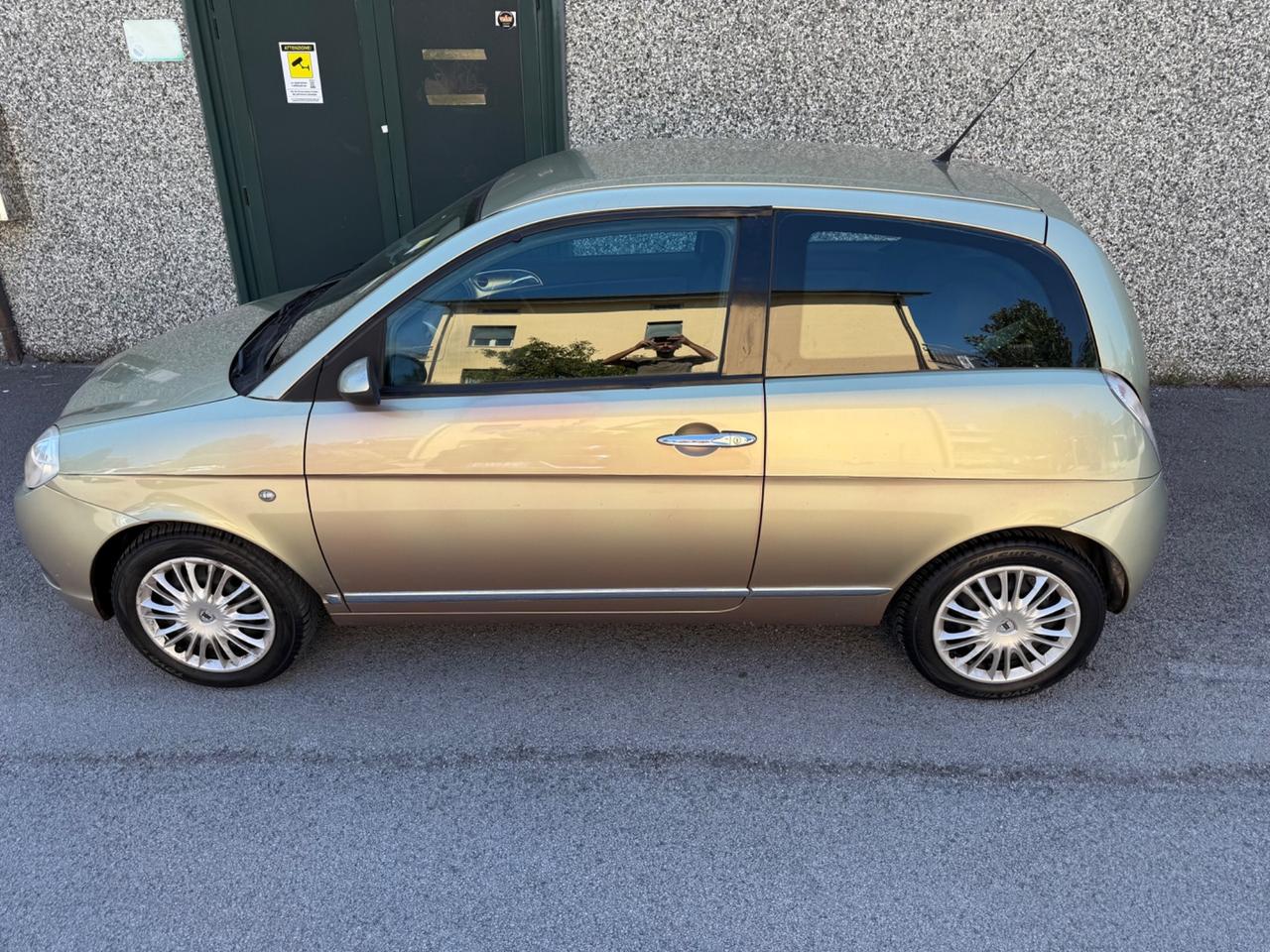 Lancia Ypsilon 1.2 Oro Bianco