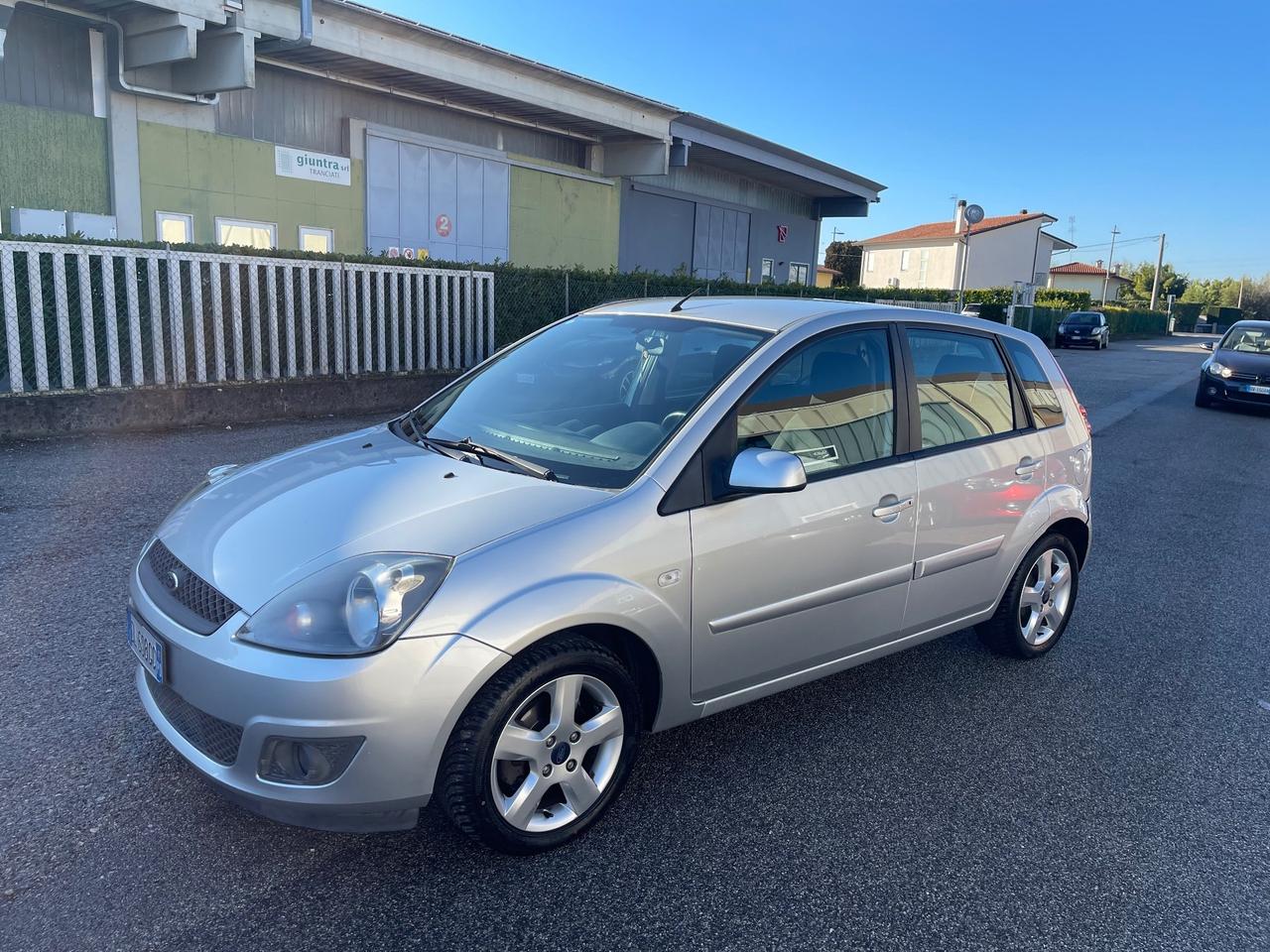 Ford Fiesta 1.2 Neopatentati