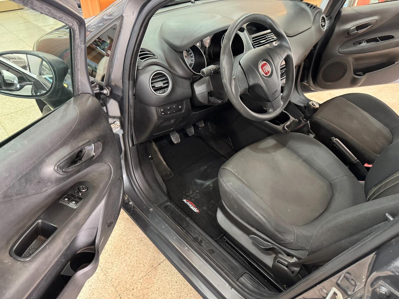 Fiat Punto 1.3 MJT 75 CV 5 porte Lounge OK NEOPATENTATI