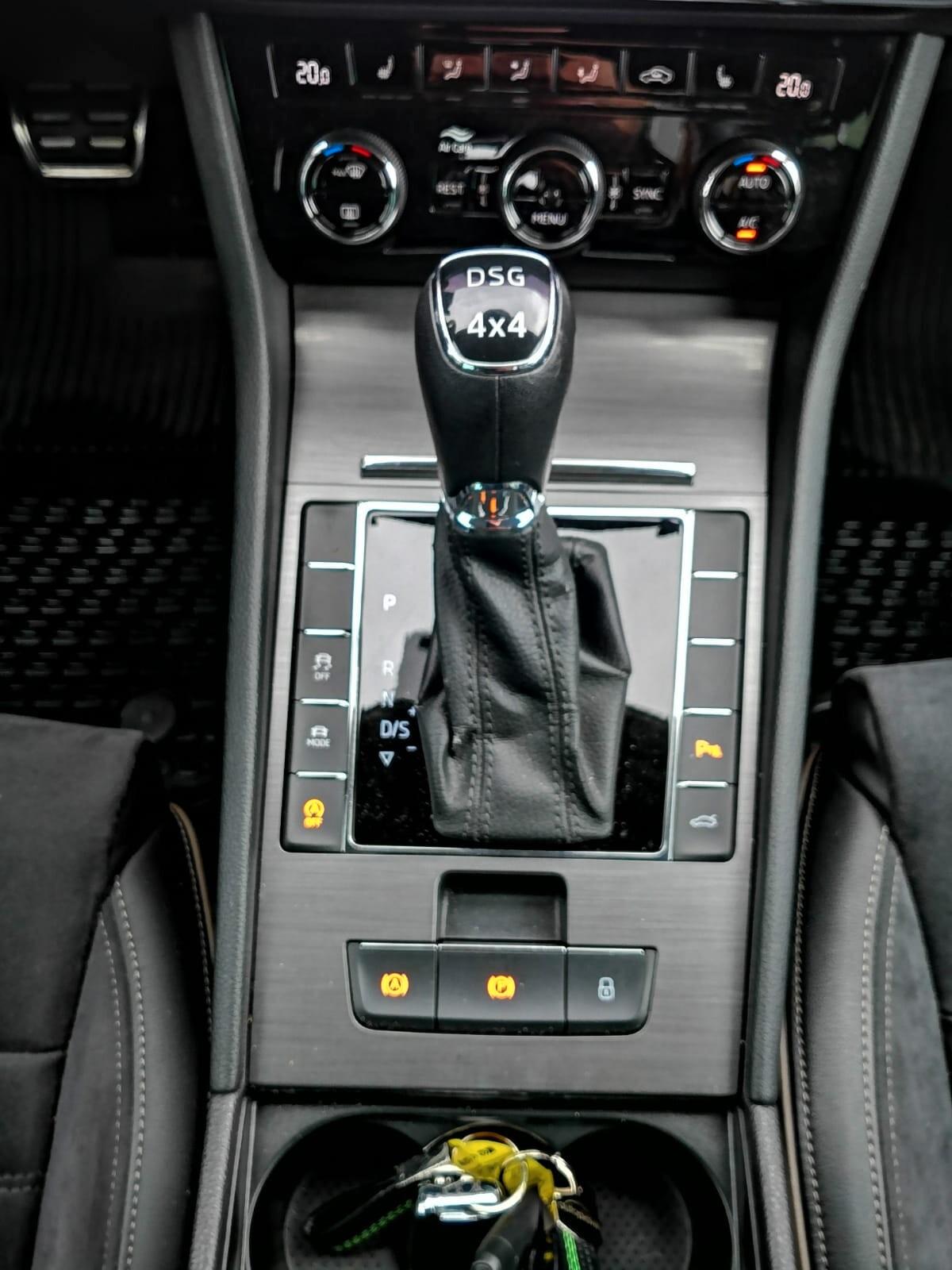 Skoda Superb 2.0 TDI 190 CV SCR DSG 4x4 Wagon Scout