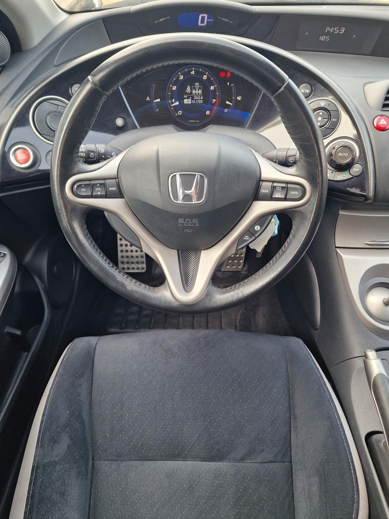 Honda Civic 1.8 i-VTEC 5p Sport