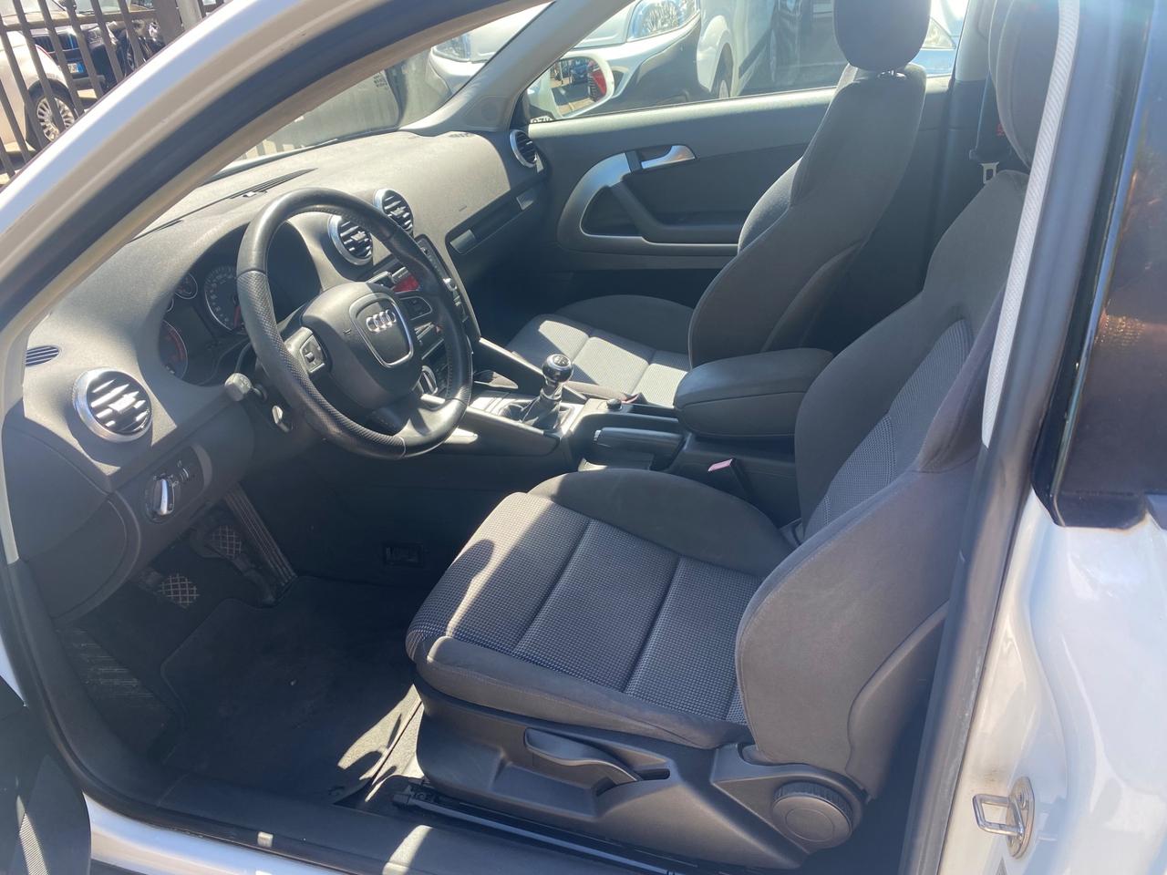 Audi A3 SPB 1.6 TDI 105 CV CR Ambition