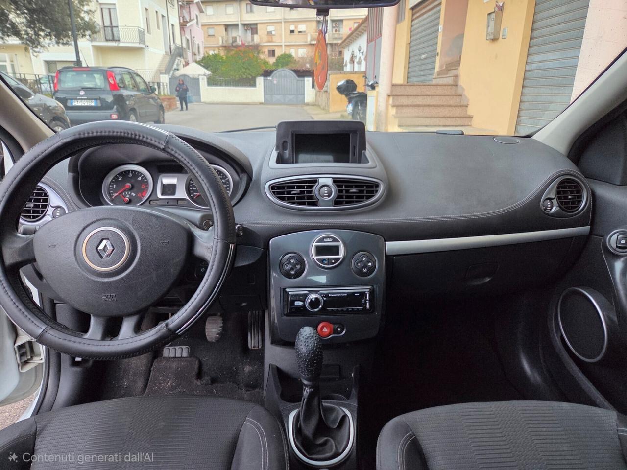 Renault Clio 1.5 dCi FULL-OPTIONAL