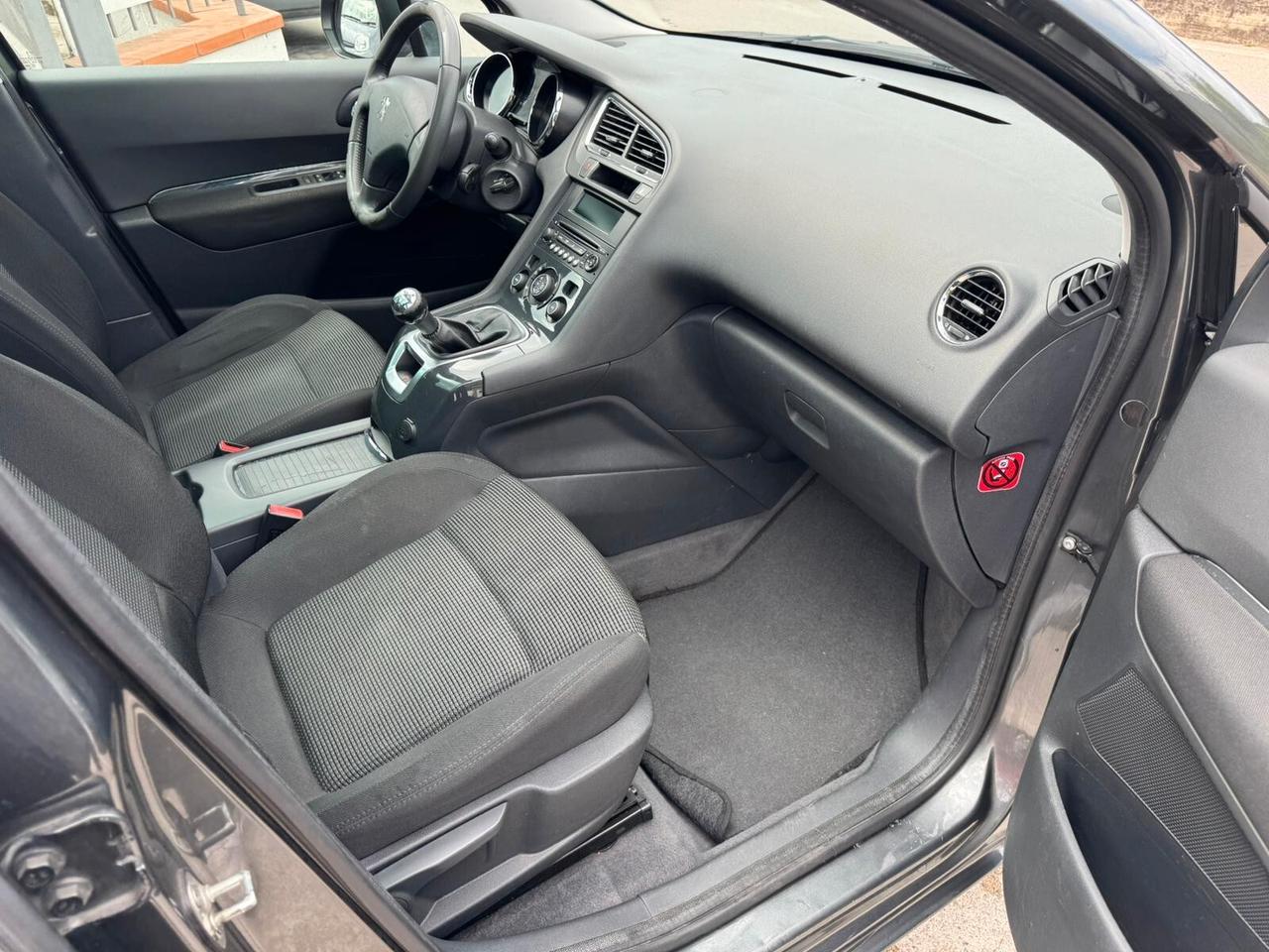 Peugeot 5008 1.6 120CV Premium