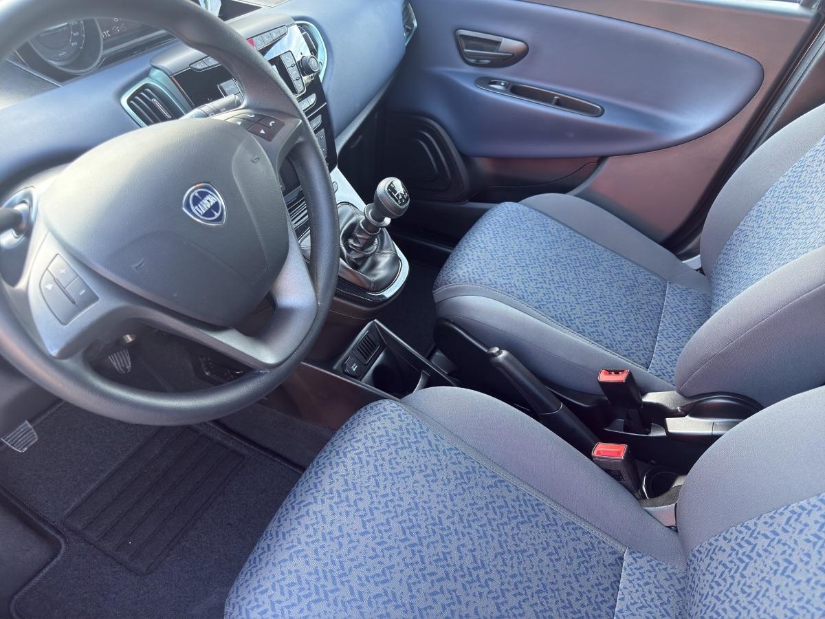 LANCIA - Ypsilon 1.0 firefly hybrid Gold s&s 70cv 5p.ti