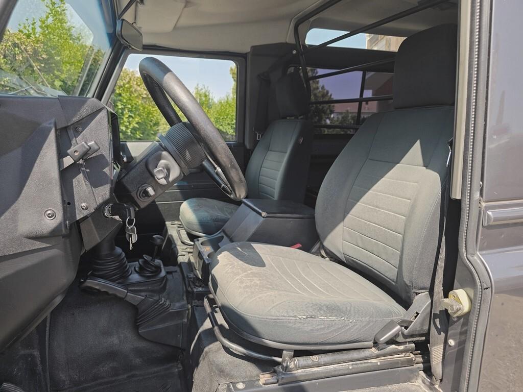 Land Rover Defender 90 TD5 SW DA VETRINA!