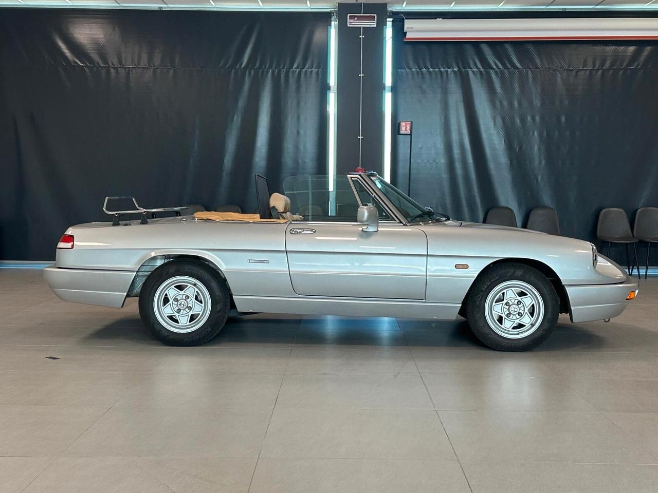 Alfa Romeo Spider 1.6
