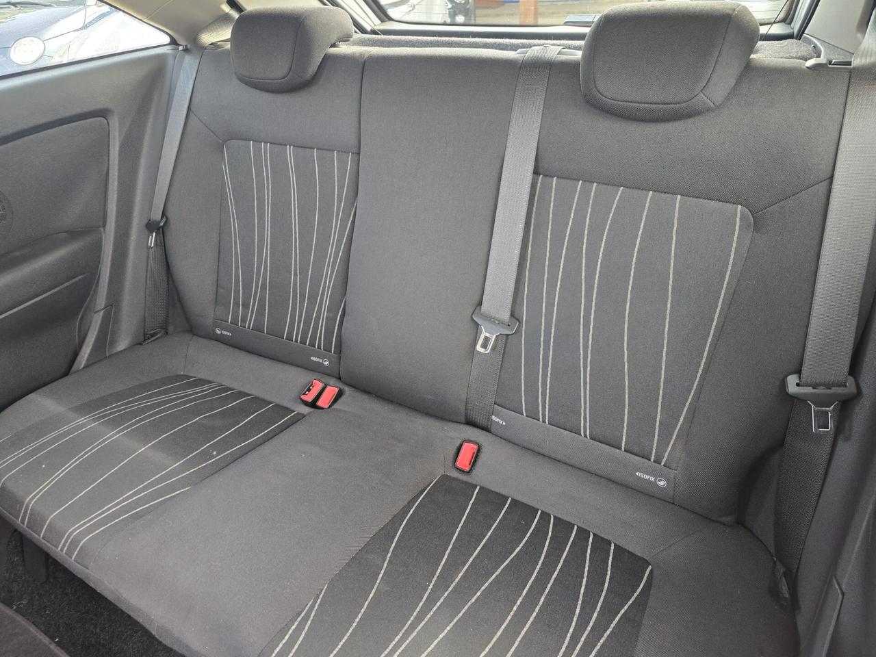 Opel Corsa 1.2 3 porte b-color