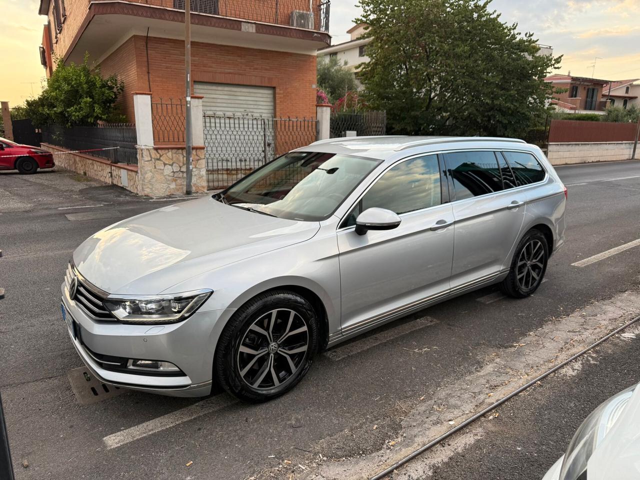 Volkswagen Passat Variant 2.0 TDI 150cv DSG Full Opt - Superprezzo