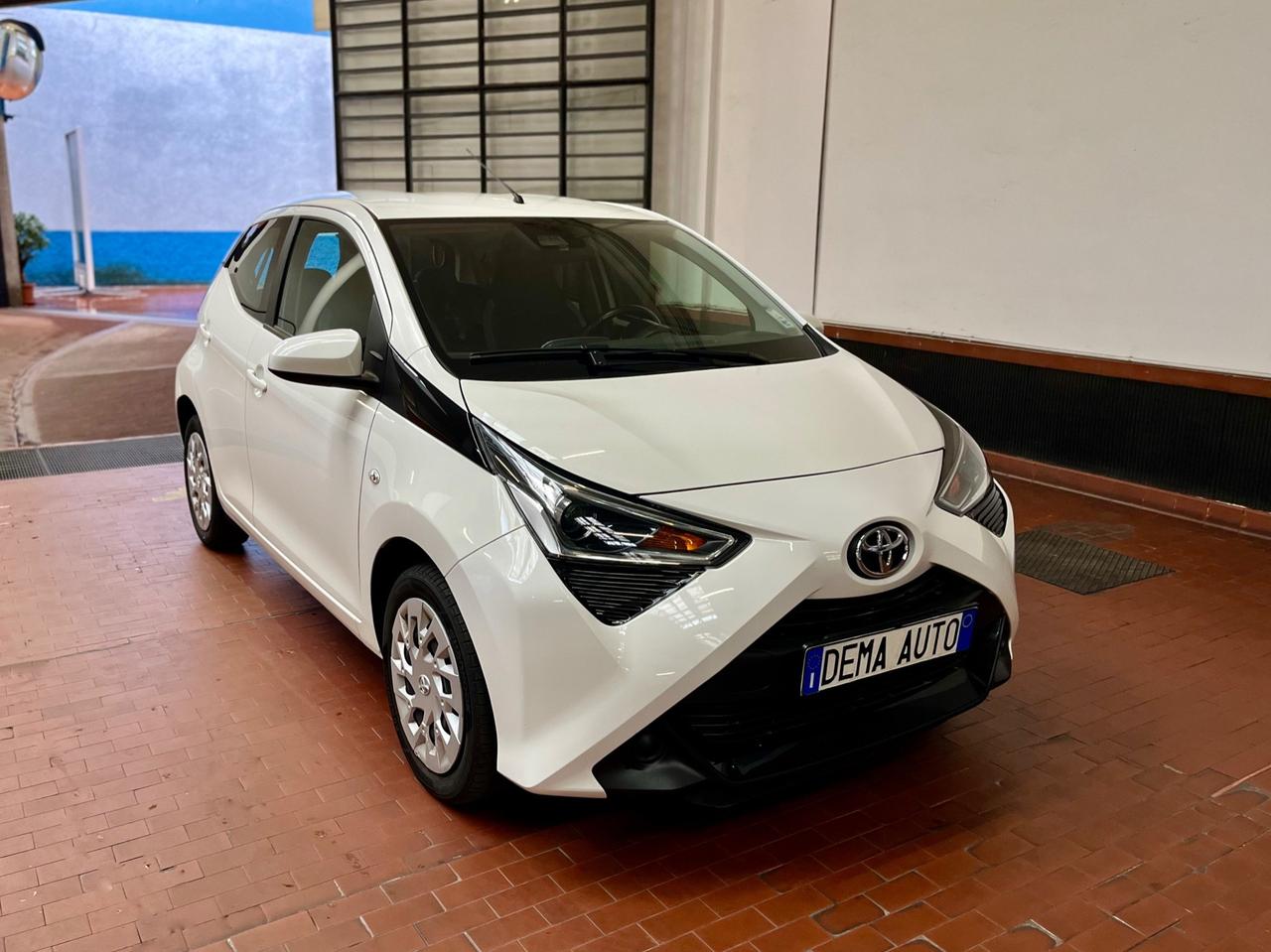 Toyota Aygo Connect 5p 1.0 x-cool 72cv