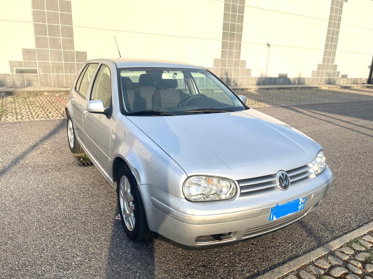 Volkswagen Golf 1.6 16V cat 5 porte Highline