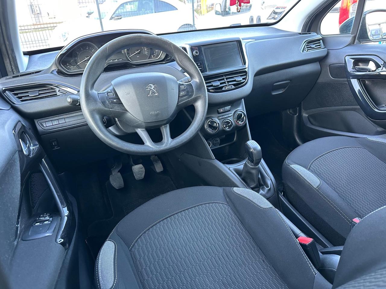 Peugeot 208 PureTech 82 5 porte Allure Neopatentati