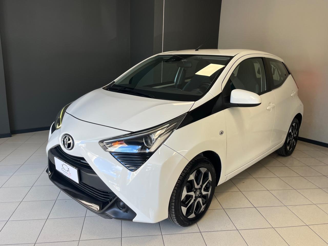 Toyota Aygo Connect 1.0 VVT-i 72 CV x-play