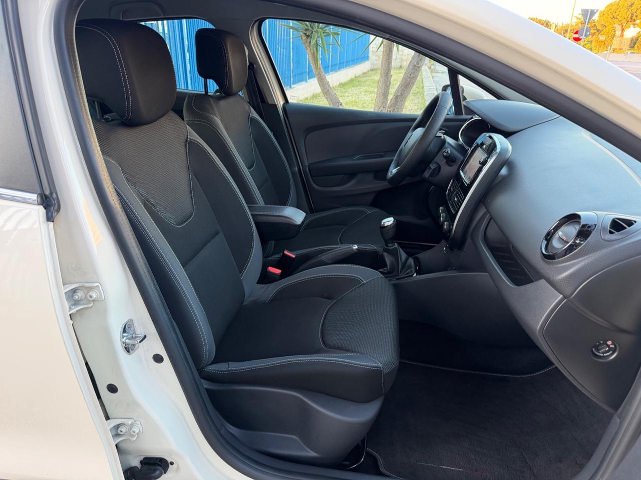 Renault Clio 1.5 dCi 90 cv 2017 navigatore