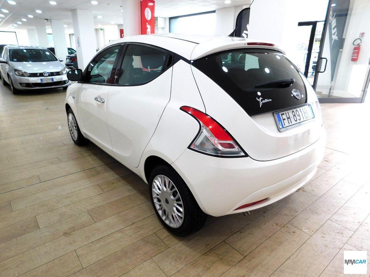 LANCIA - Ypsilon - 1.2 69 CV 5p. Silver
