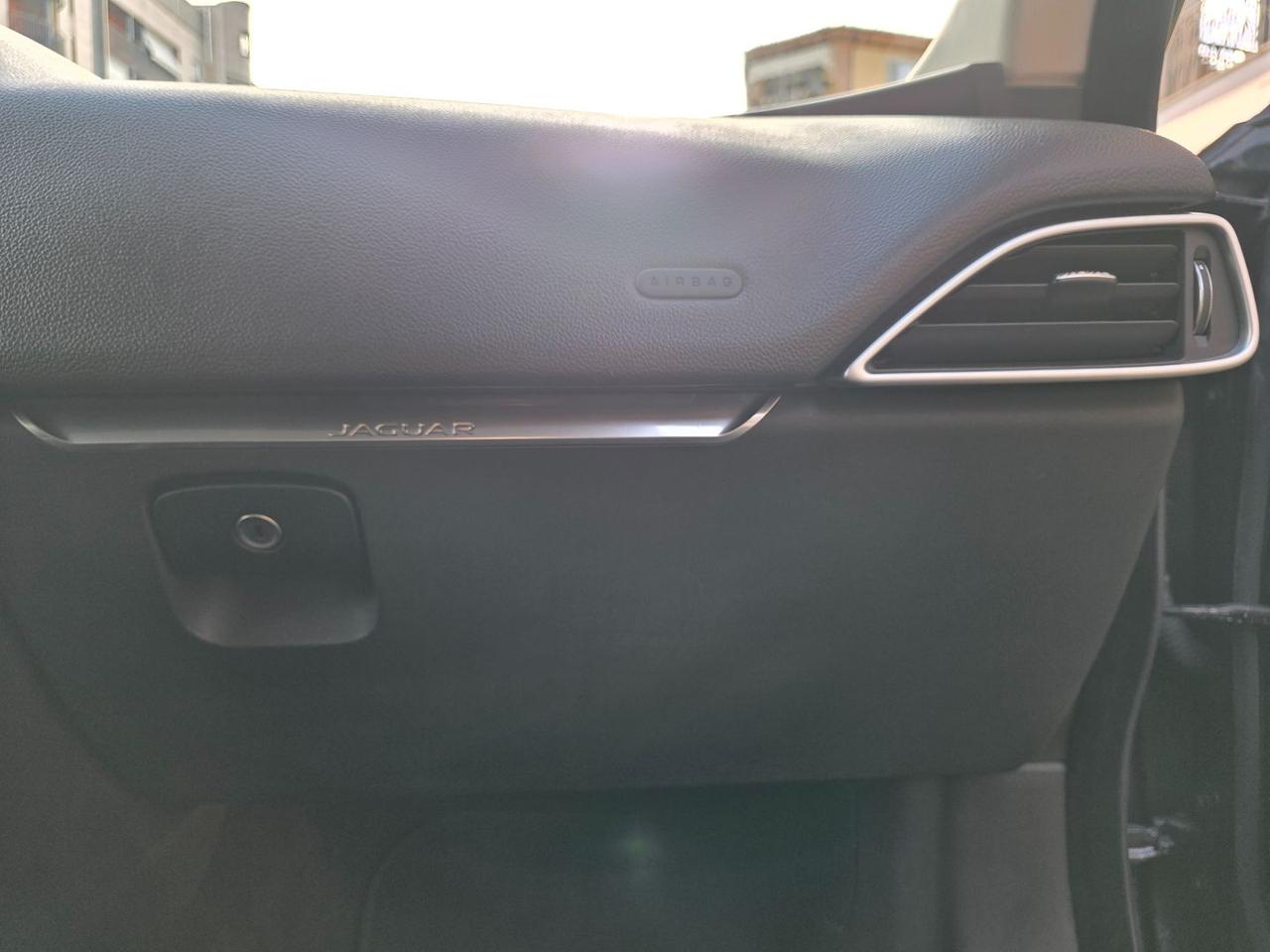 Jaguar F-Pace 2.0 20d Turbo R- #8356